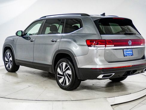 Used 2025 Volkswagen Atlas SE AWD/4WD image 5