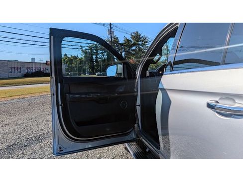 Used 2020 Ford Expedition Limited w/ Special Edition Package image 9