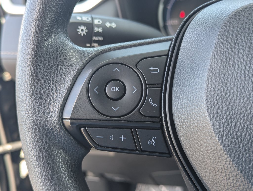 Used 2025 Toyota RAV4 XLE AWD/4WD image 18