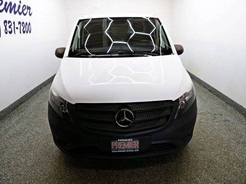 Used 2020 Mercedes-Benz Metris image 2