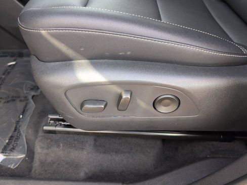 Used 2024 GMC Terrain SLE AWD/4WD image 14