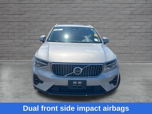 Used 2023 Volvo XC40 B5 Plus AWD/4WD image 9