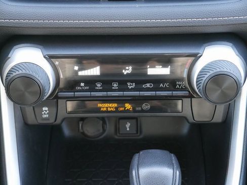 Used 2020 Toyota RAV4 LE image 18