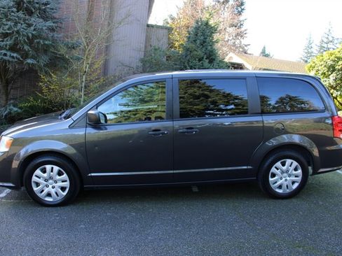 Used 2019 Dodge Grand Caravan SE image 13