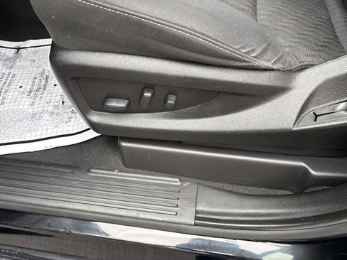 Used 2019 GMC Yukon SLE w/ SLE Value Package image 12