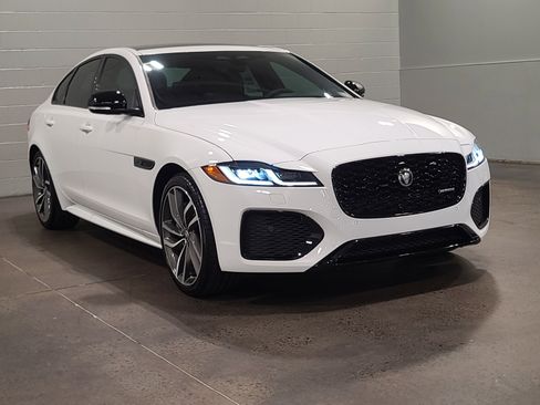 New 2024 Jaguar XF R-Dynamic SE image 11