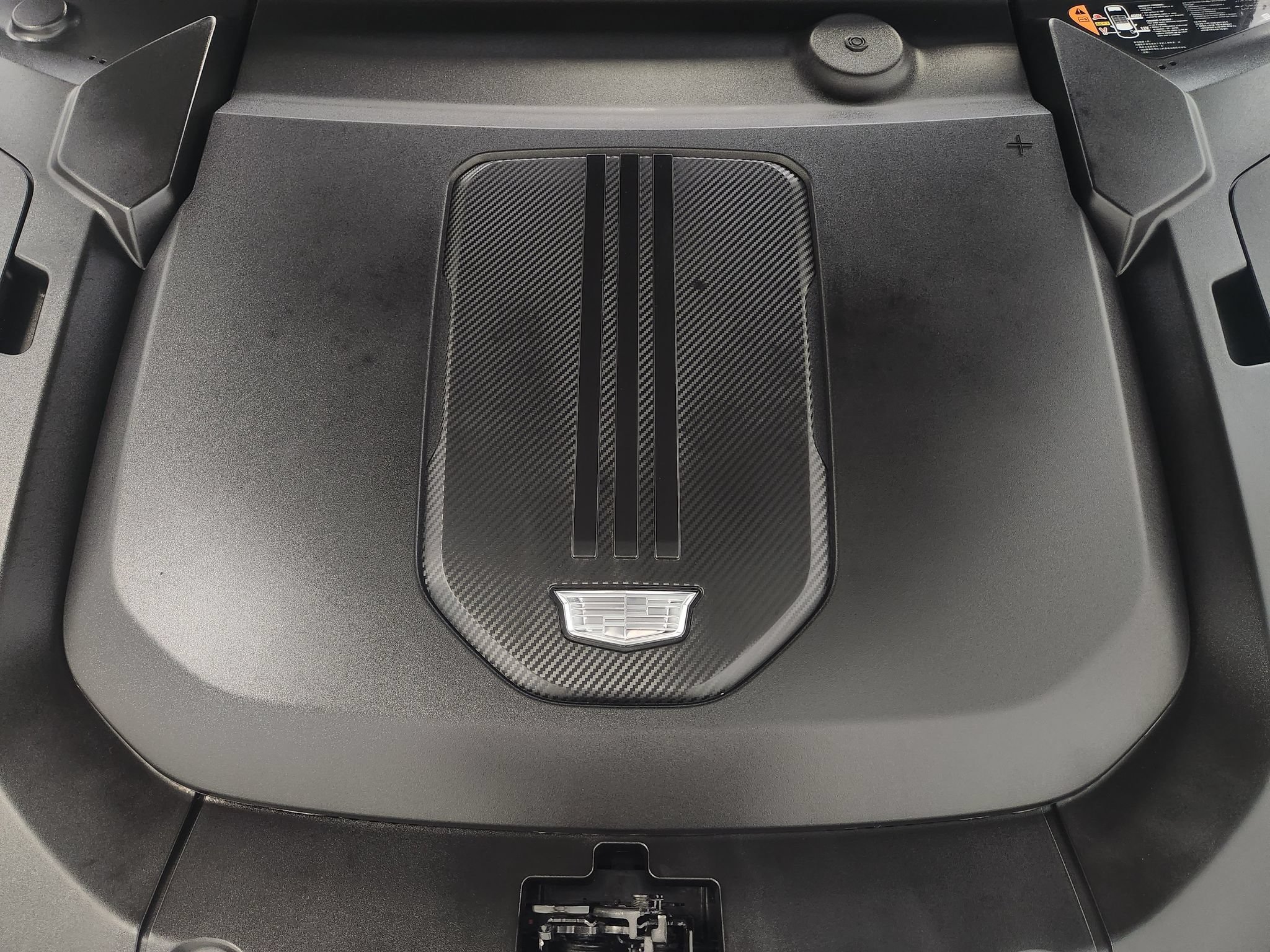 Used 2024 Cadillac Lyriq Luxury w/ LPO, Floor Liner Package RWD image 33