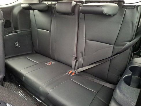 Used 2023 Toyota Highlander XLE image 14