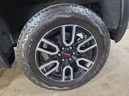 New 2026 GMC Sierra 1500 AT4 w/ AT4 Premium Package AWD/4WD image 31