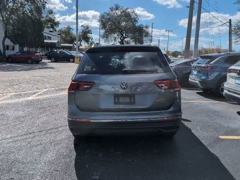 Used 2023 Volkswagen Tiguan SE image 6