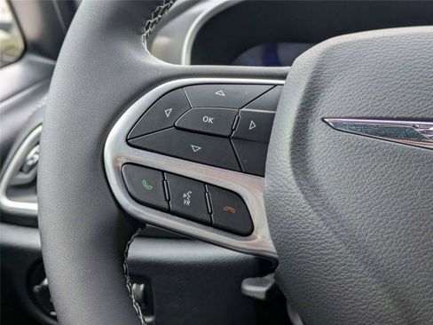 New 2026 Chrysler Pacifica Select image 26