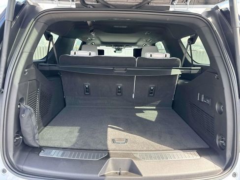 New 2026 Chevrolet Suburban Premier RWD image 8