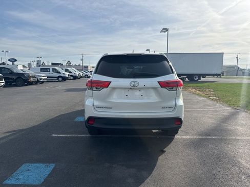 Used 2019 Toyota Highlander XLE image 5