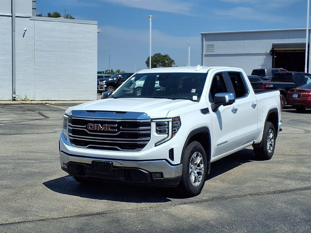 Used 2024 GMC Sierra 1500 SLT RWD image 2