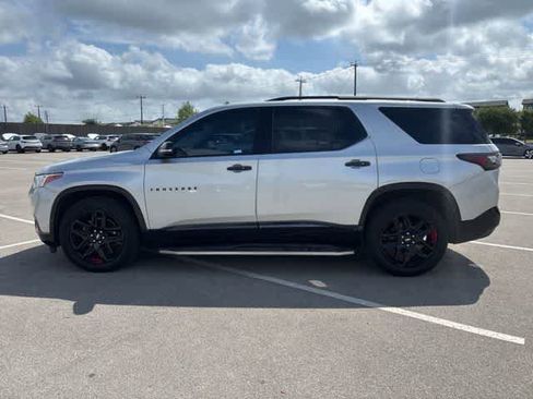 Used 2020 Chevrolet Traverse Premier w/ Redline Edition image 2