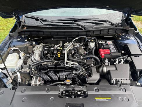 Used 2025 Nissan Altima 2.5 SV FWD image 33