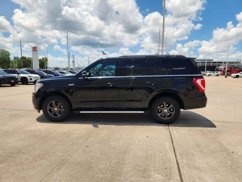Used 2019 Ford Expedition XLT w/ Equipment Group 202A AWD/4WD image 4