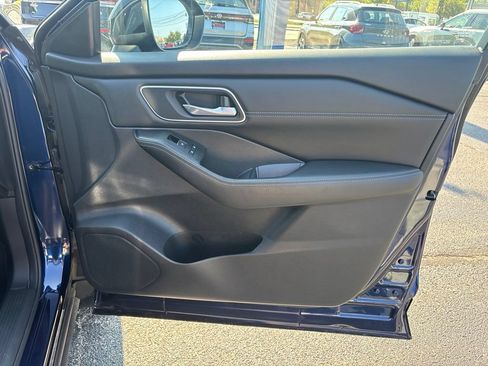 Used 2024 Nissan Rogue Platinum w/ Platinum Premium Package AWD/4WD image 36