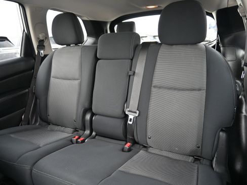 Used 2020 Nissan Pathfinder S image 27