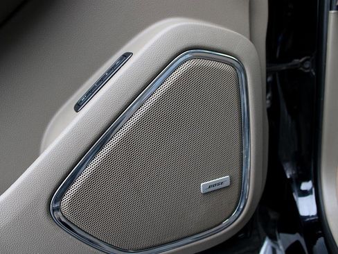 Used 2018 GMC Yukon SLT image 10