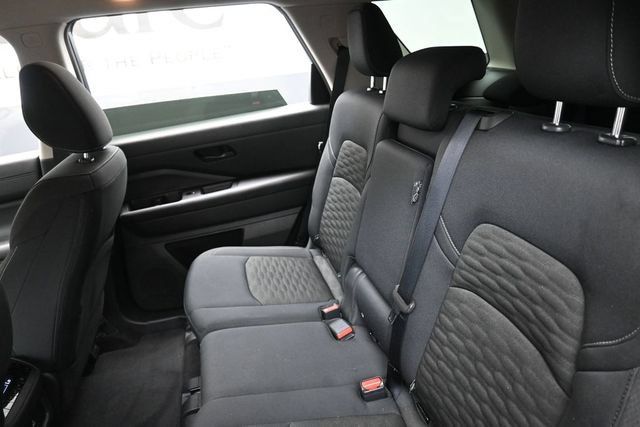 Used 2025 Nissan Pathfinder SV FWD image 22