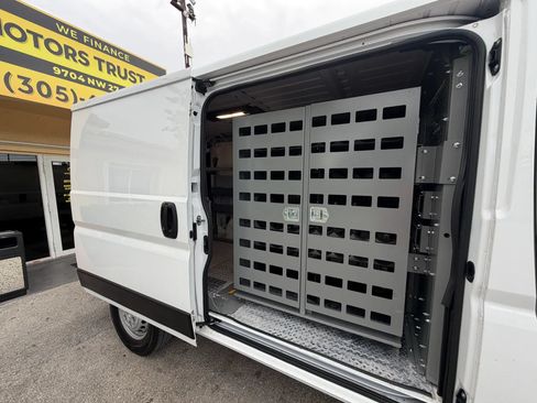 Used 2024 RAM ProMaster 2500 w/ Safety Group FWD image 9