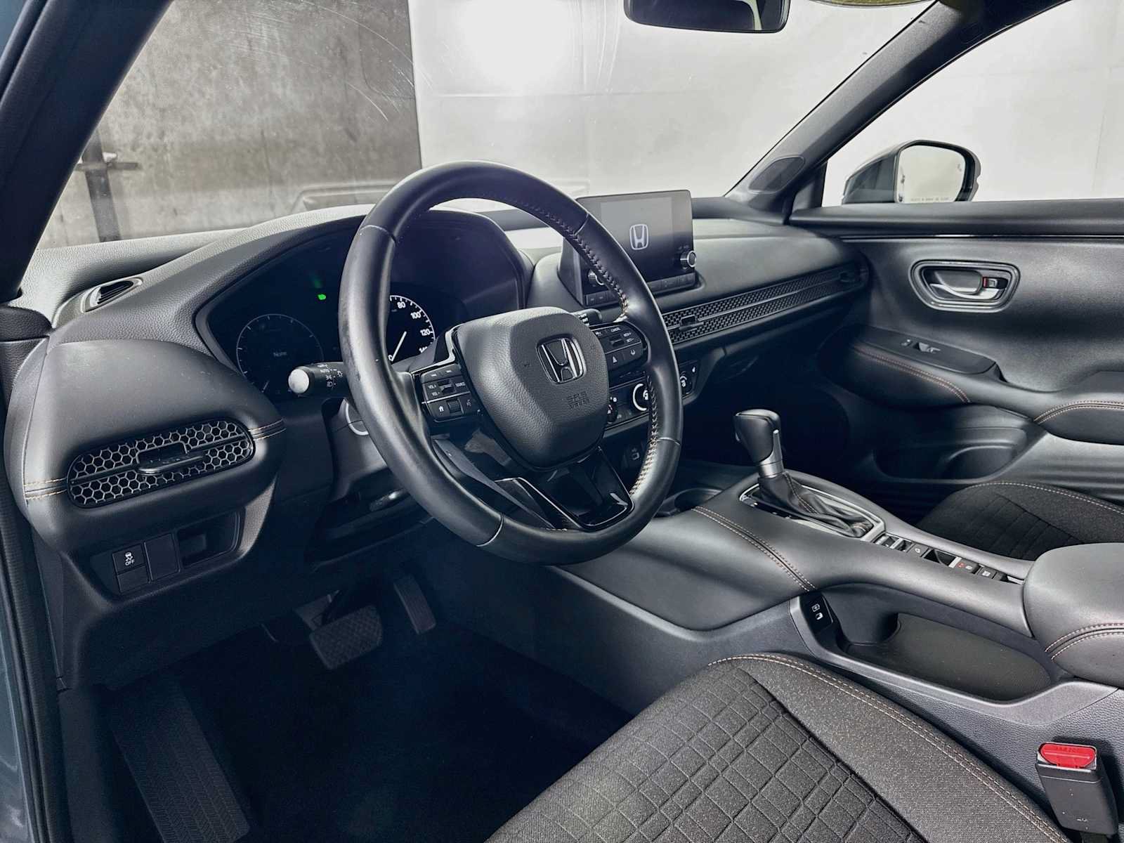 Certified 2025 Honda HR-V Sport image 6