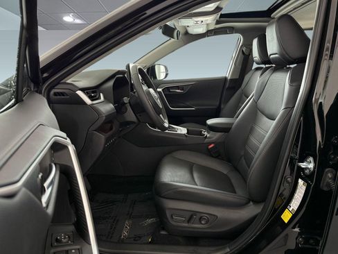 Used 2025 Toyota RAV4 Limited w/ Advanced Technology Package FWD image 5