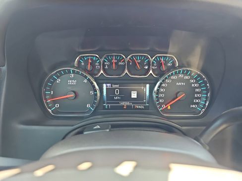 Used 2017 Chevrolet Suburban LT w/ LT Signature Package RWD image 25