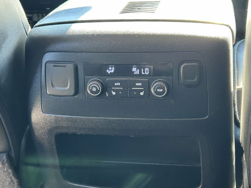Used 2020 GMC Yukon XL Denali AWD/4WD image 15