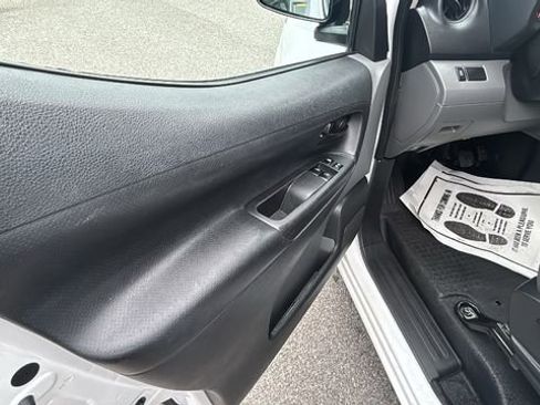 Used 2021 Nissan NV200 S FWD image 12