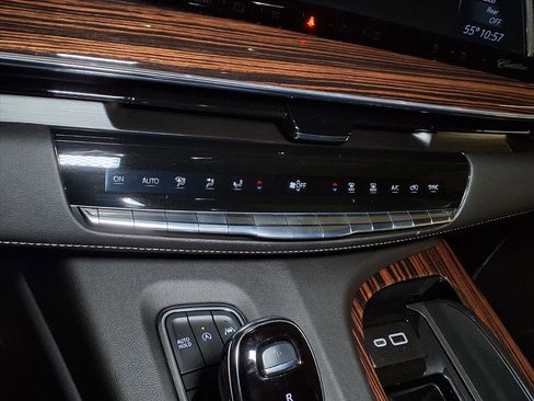 Certified 2023 Cadillac Escalade ESV Luxury image 5