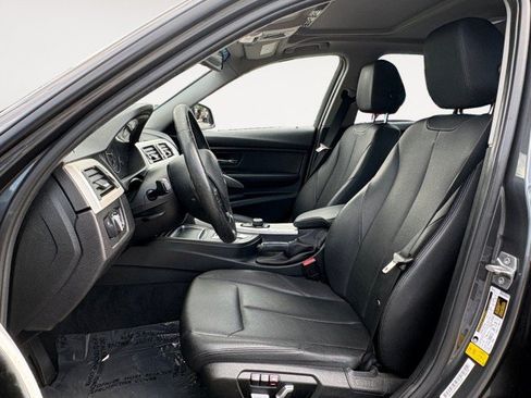Used 2016 BMW 320i Sedan RWD image 7