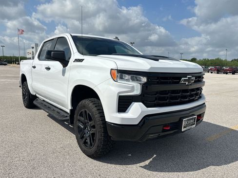 Used 2025 Chevrolet Silverado 1500 LT Trail Boss w/ Convenience Package II AWD/4WD image 7