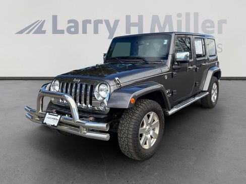 Used 2016 Jeep Wrangler Unlimited Sahara w/ Mopar Chrome Edition Group AWD/4WD image 1