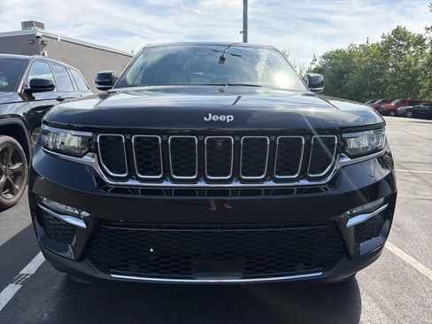 Certified 2025 Jeep Grand Cherokee Limited w/ Luxury Tech Group II AWD/4WD image 2