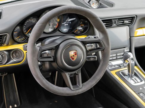 Used 2018 Porsche 911 GT3 w/ Sport Chrono Package image 15