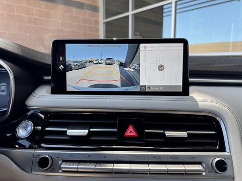 Used 2024 Genesis G70 2.5T image 23