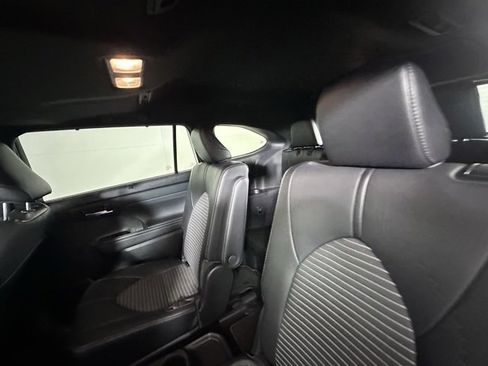 Used 2021 Toyota Highlander XSE image 19