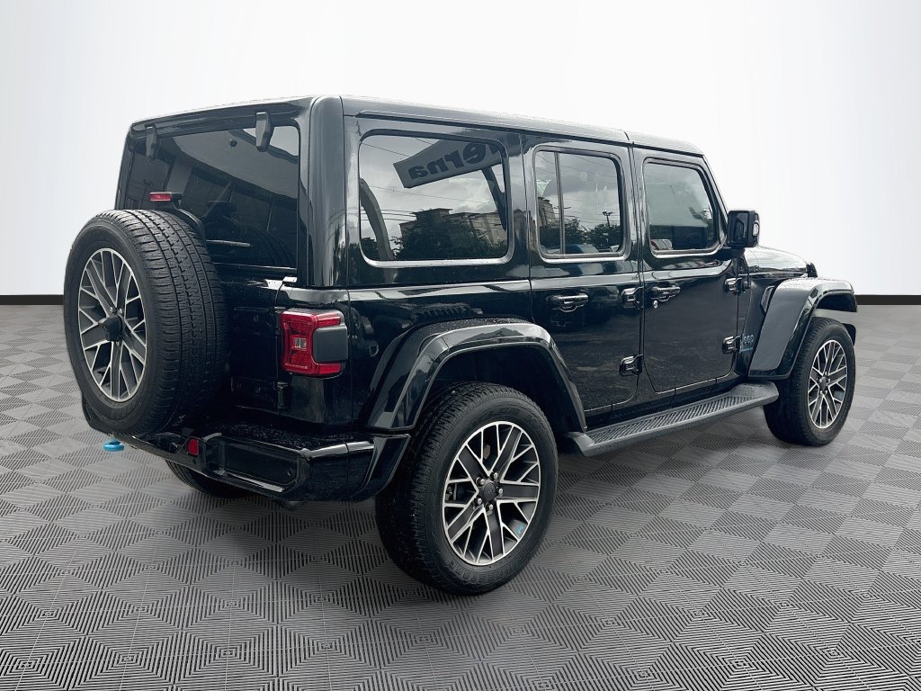 Certified 2023 Jeep Wrangler Unlimited Sahara AWD/4WD image 6