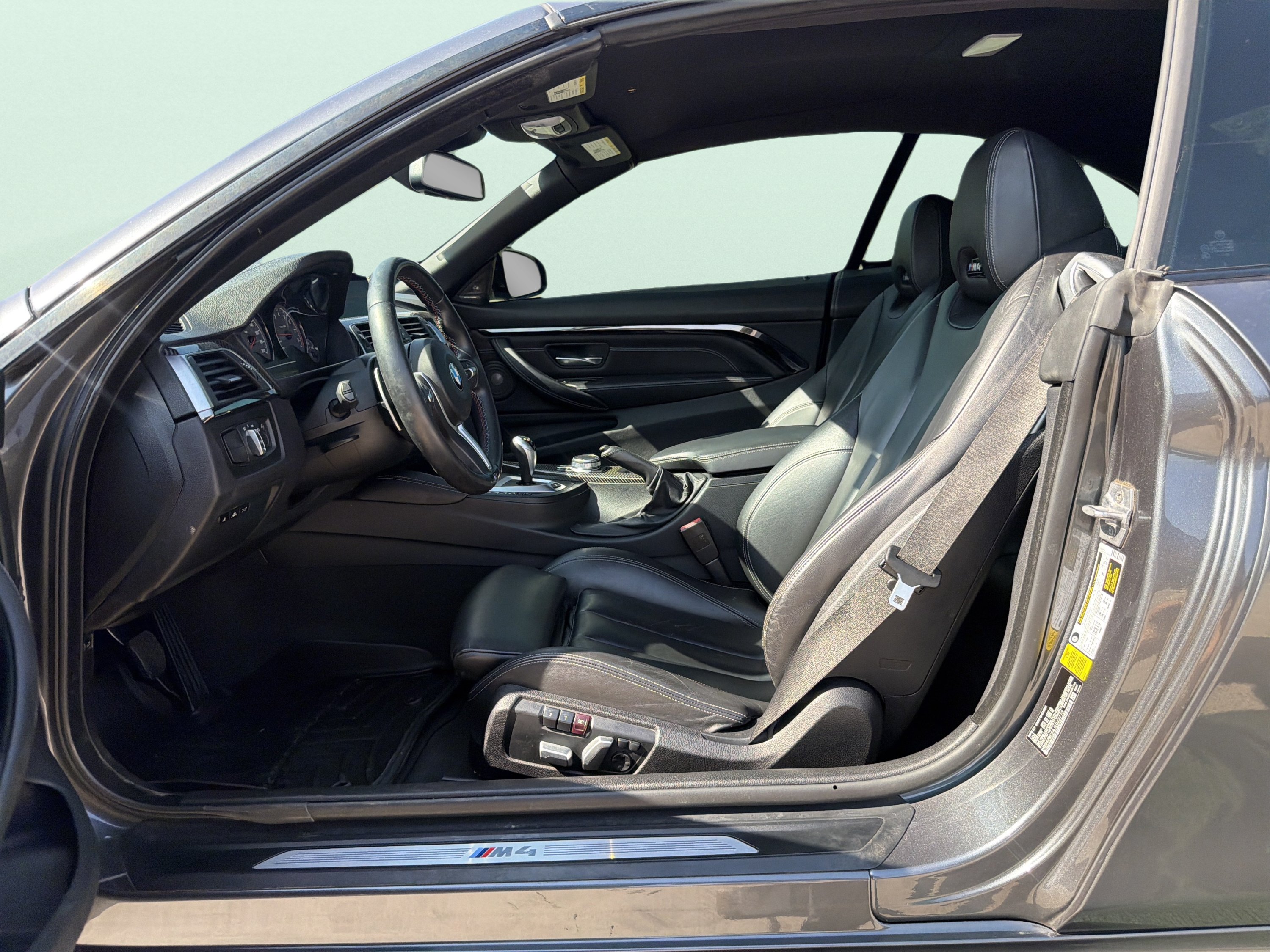 Used 2018 BMW M4 Convertible RWD image 15