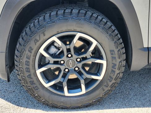 Used 2025 Chevrolet Equinox ACTIV w/ Convenience Package III FWD image 30