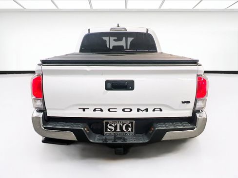 Used 2023 Toyota Tacoma TRD Off-Road w/ Black Out Package (TMS) AWD/4WD image 5