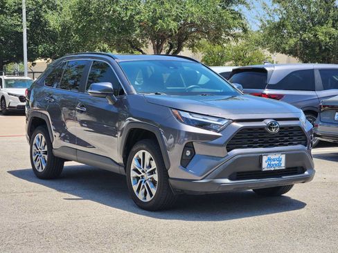 Used 2022 Toyota RAV4 XLE Premium FWD image 3
