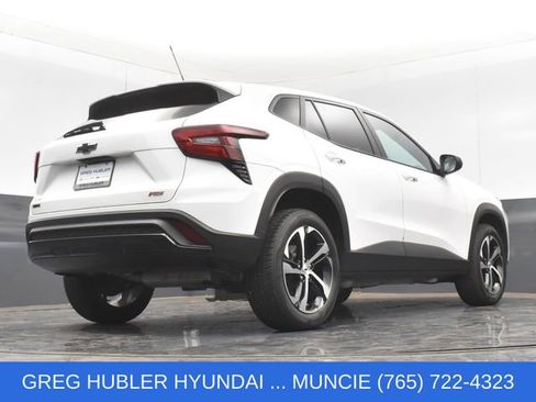 Used 2024 Chevrolet Trax RS FWD image 18