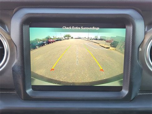 Used 2023 Jeep Wrangler Sahara image 14