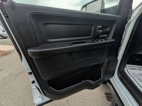 Used 2016 RAM 2500 Tradesman w/ Chrome Appearance Group AWD/4WD image 17