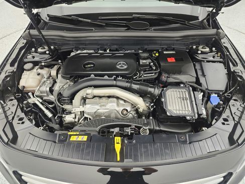 Used 2024 Mercedes-Benz GLB 250 image 16