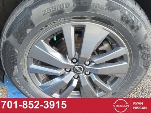 Used 2024 Nissan Pathfinder SV AWD/4WD image 11
