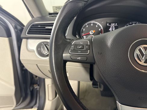 Used 2013 Volkswagen Passat 3.6 SE image 10